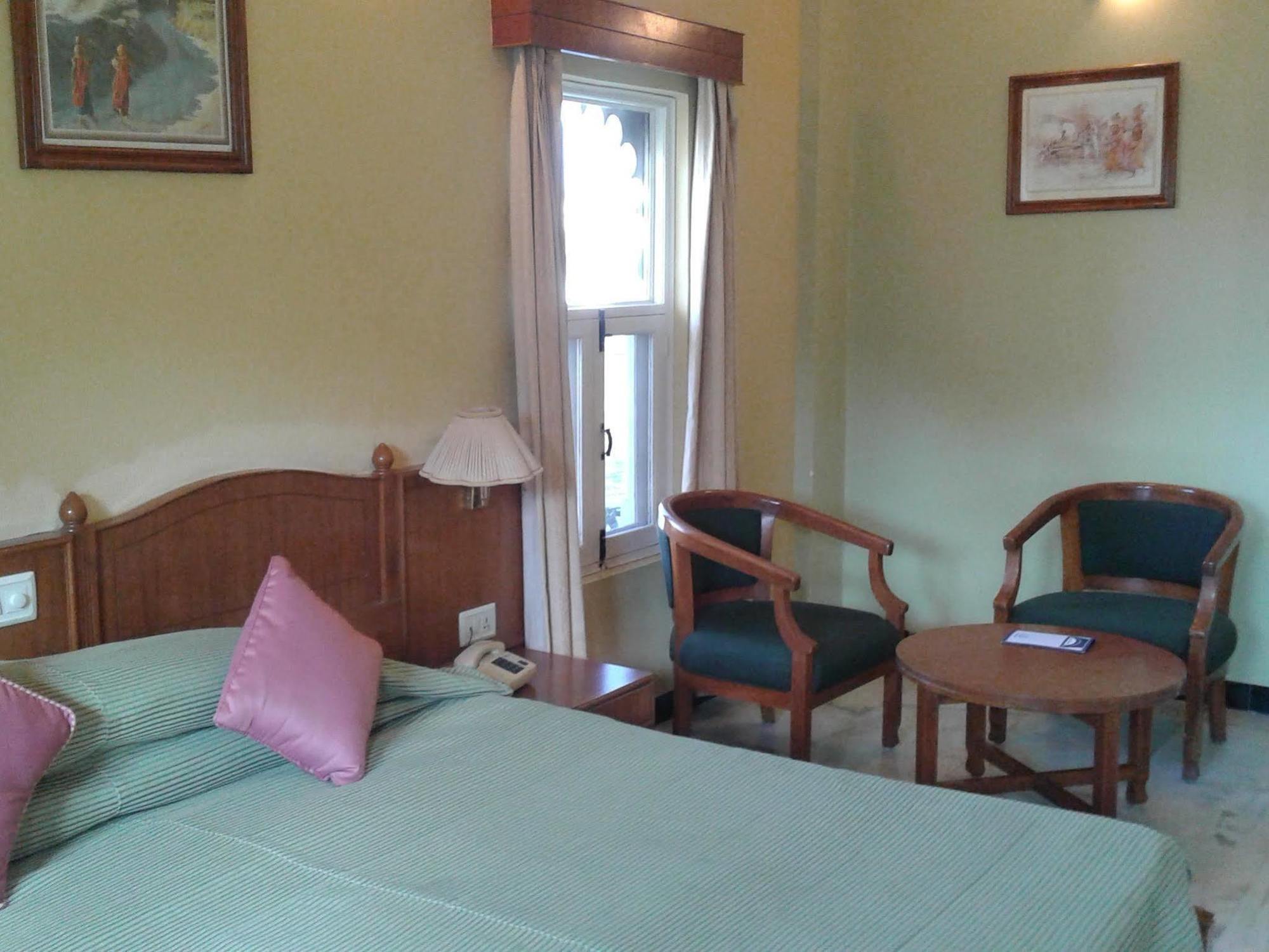 Sarovar - Lake Facing Boutique Hotel On Lake Pichola Udaipur Luaran gambar