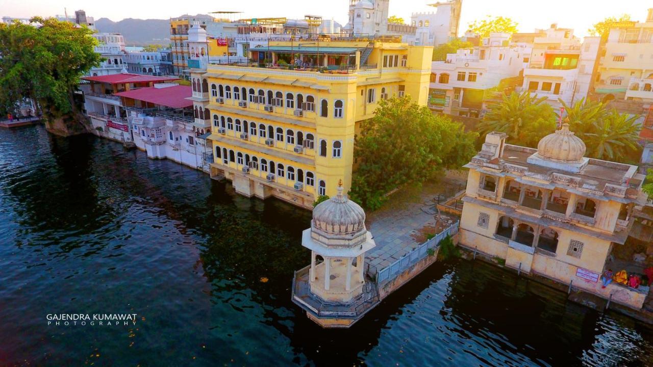 Sarovar - Lake Facing Boutique Hotel On Lake Pichola Udaipur Luaran gambar
