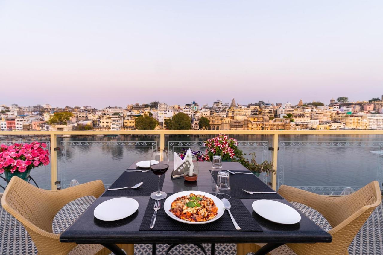 Sarovar - Lake Facing Boutique Hotel On Lake Pichola Udaipur Luaran gambar