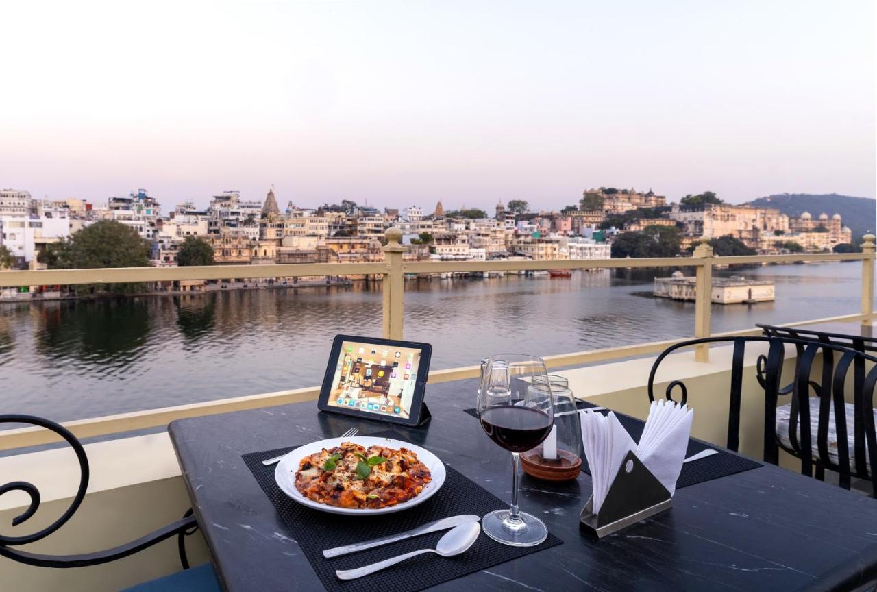 Sarovar - Lake Facing Boutique Hotel On Lake Pichola Udaipur Luaran gambar